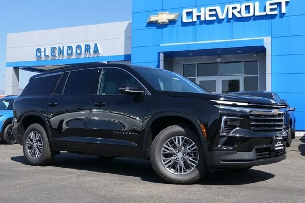 2026 Chevrolet Traverse photo 1