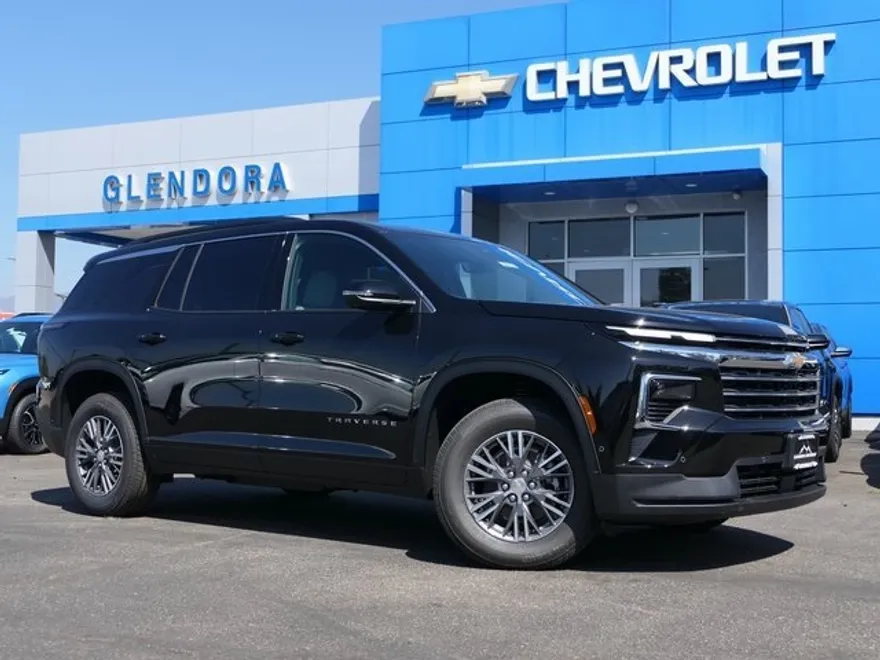 2026 Chevrolet Traverse photo 1