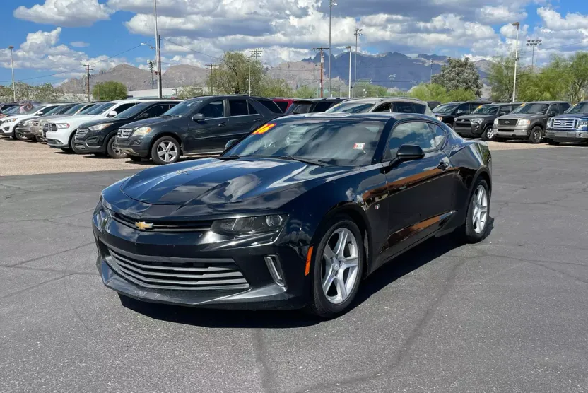 2016 Chevrolet Camaro 1LT photo 1