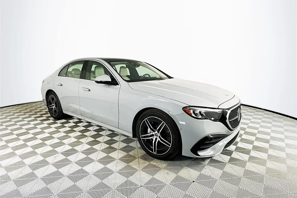 2024 Mercedes Benz E 350 4MATIC photo 1