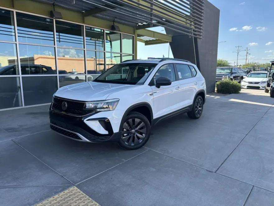 2023 Volkswagen Taos S photo 1