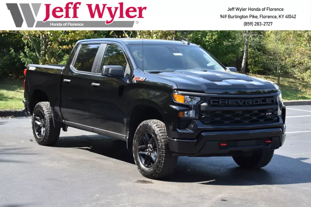 2025 Chevrolet Silverado 1500 Custom Trail Boss photo 1