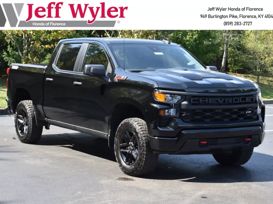 2025 Chevrolet Silverado 1500 Custom Trail Boss photo 1