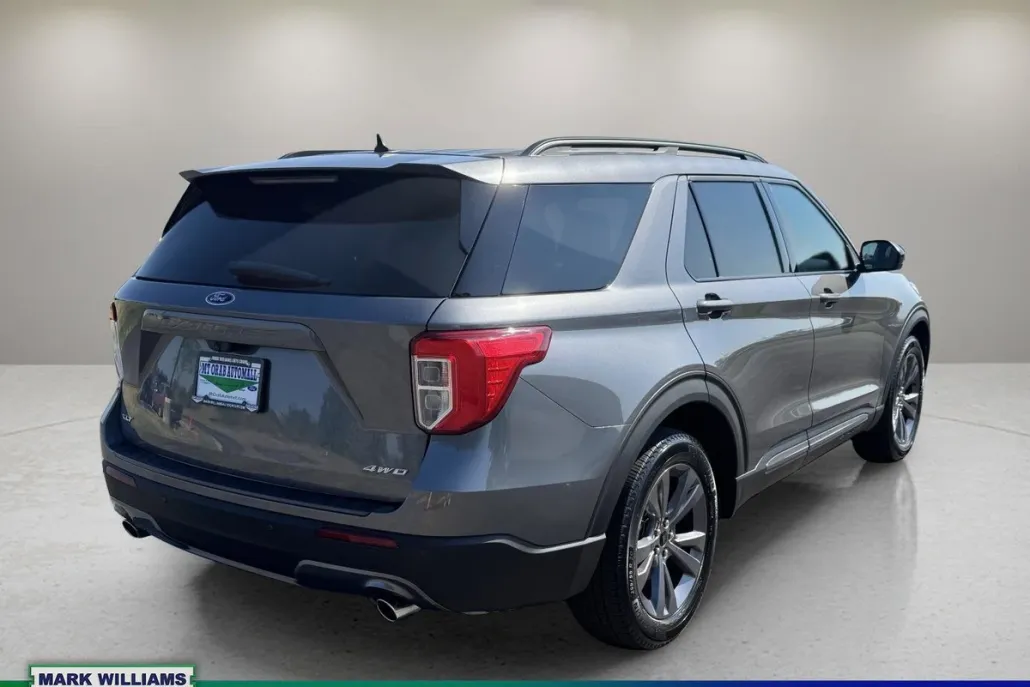 2022 Ford Explorer XLT photo 1