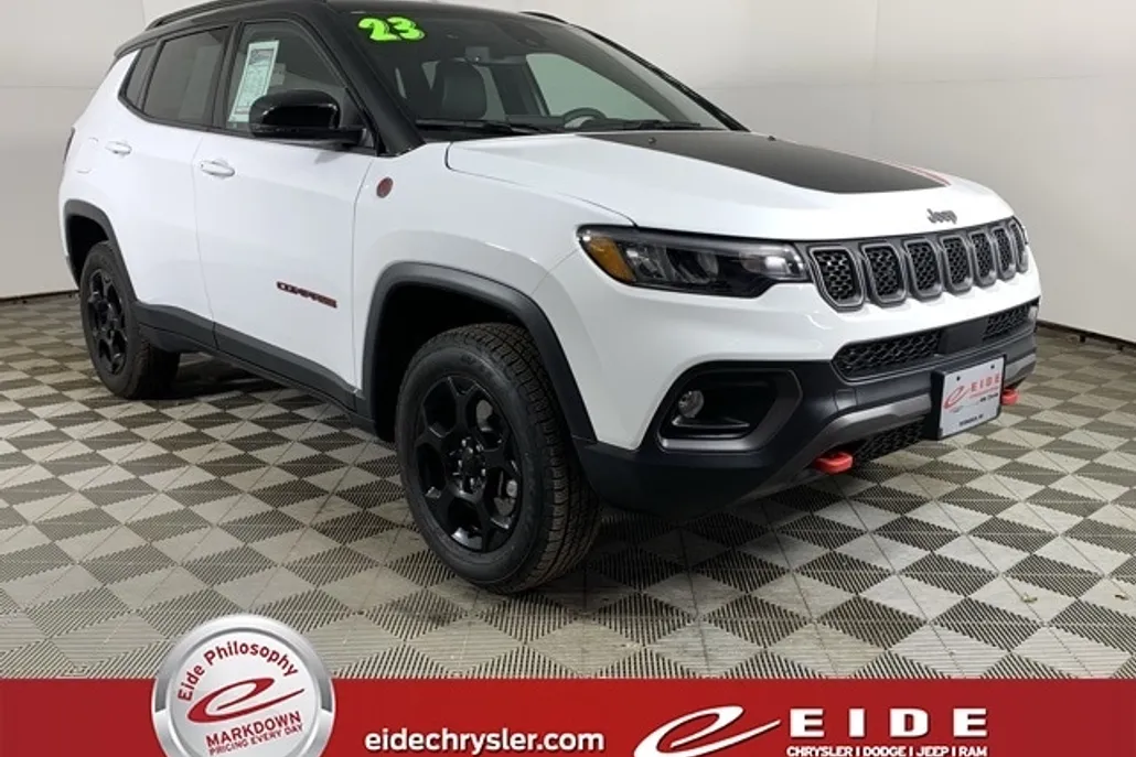 2023 Jeep Compass Trailhawk photo 1