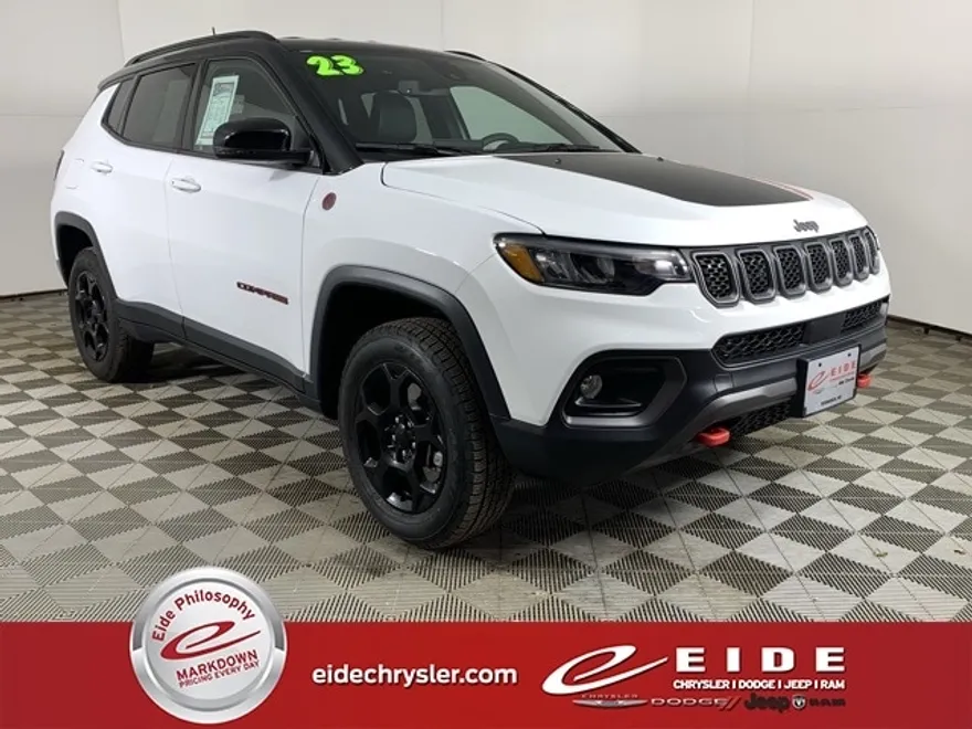 2023 Jeep Compass Trailhawk photo 1