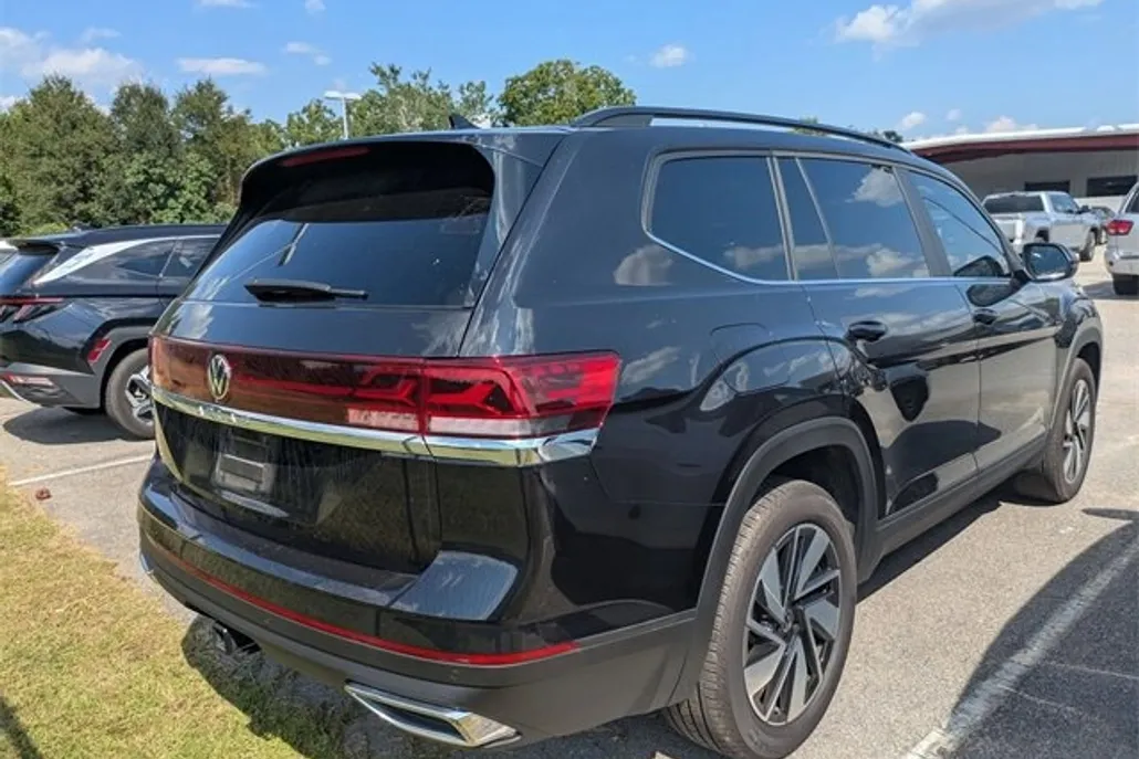 2024 Volkswagen Atlas SE Technology photo 1