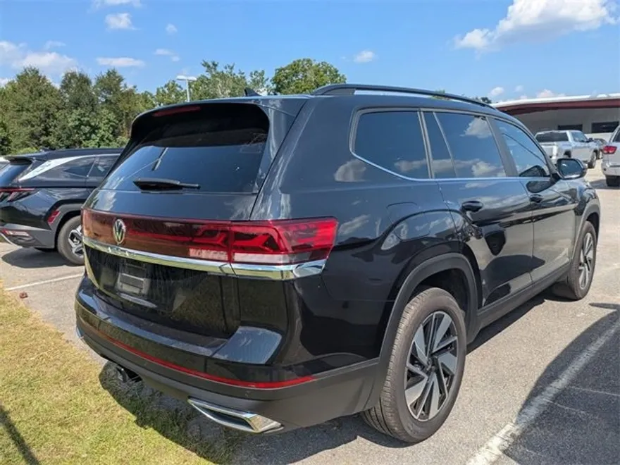 2024 Volkswagen Atlas SE Technology photo 1