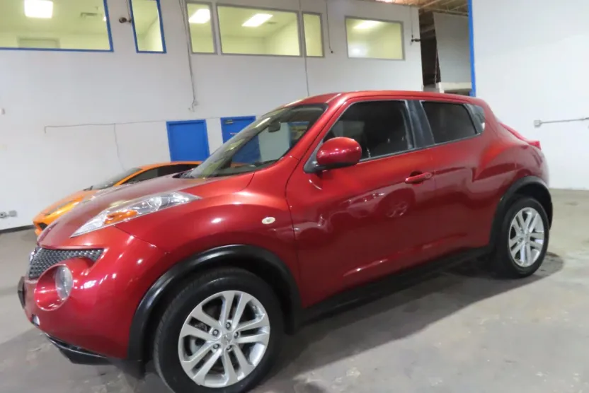 2014 Nissan Juke SV photo 1