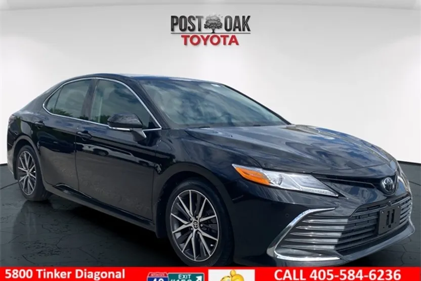 2023 Toyota Camry XLE photo 1