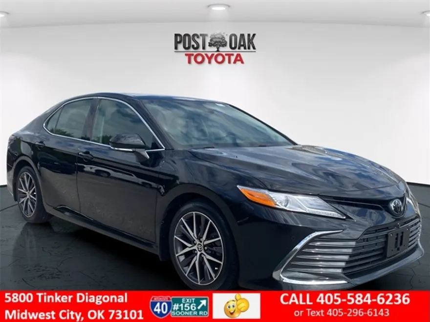 2023 Toyota Camry XLE photo 1
