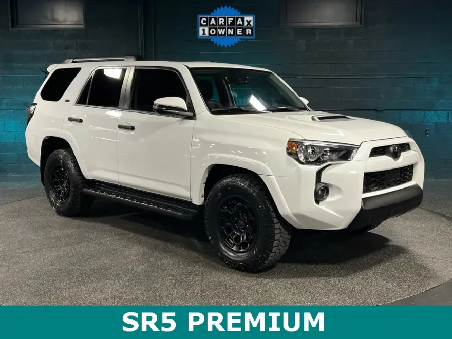 2024 Toyota 4Runner SR5 Premium photo 1