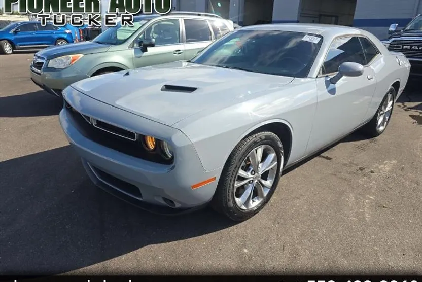2021 Dodge Challenger SXT AWD photo 1