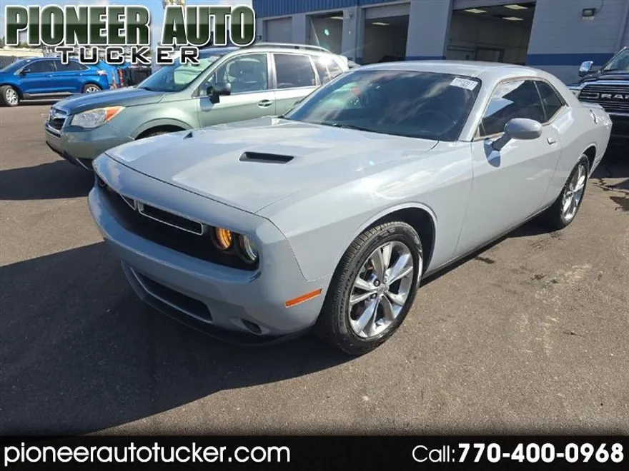 2021 Dodge Challenger SXT AWD photo 1