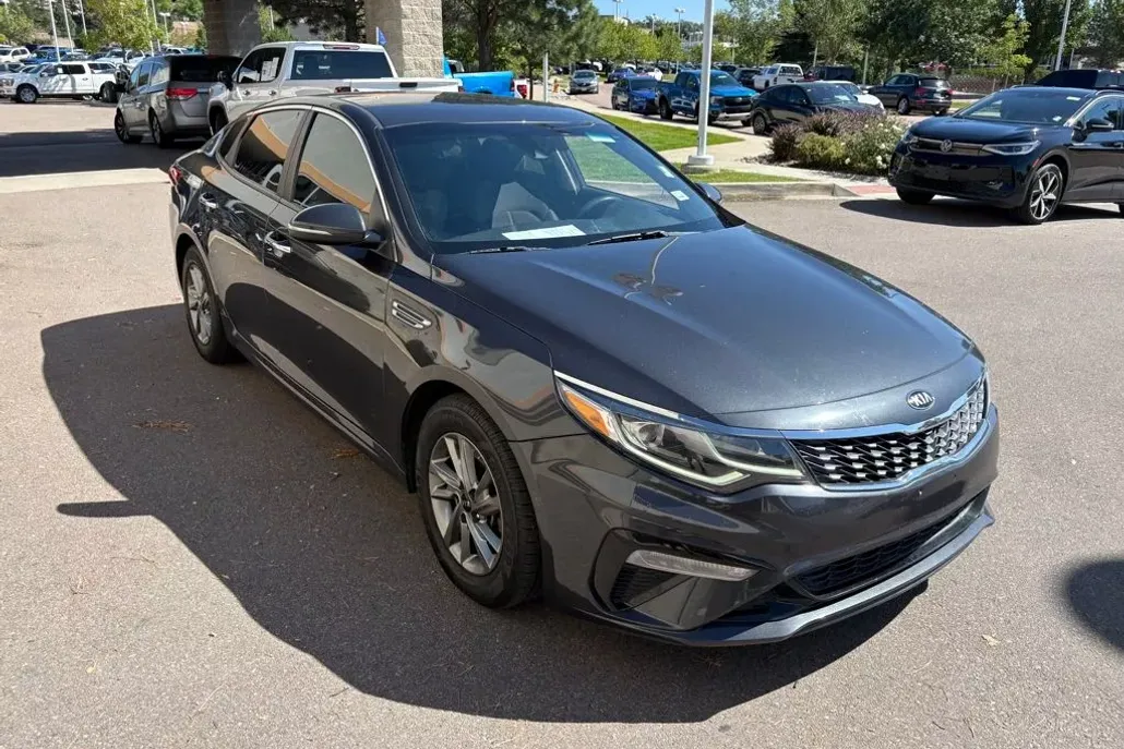 2019 Kia Optima LX photo 1