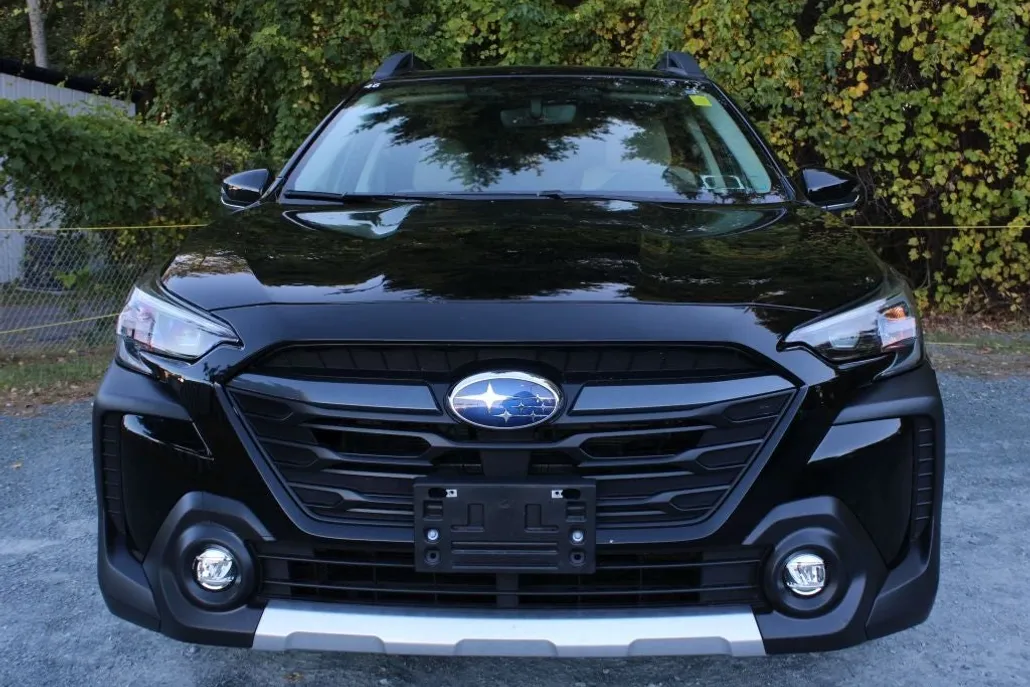 2025 Subaru Outback Limited photo 1