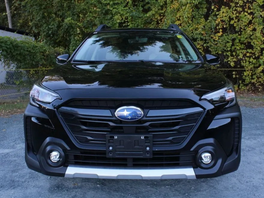 2025 Subaru Outback Limited photo 1