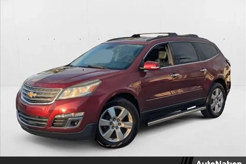 2017 Chevrolet Traverse Premier photo 1