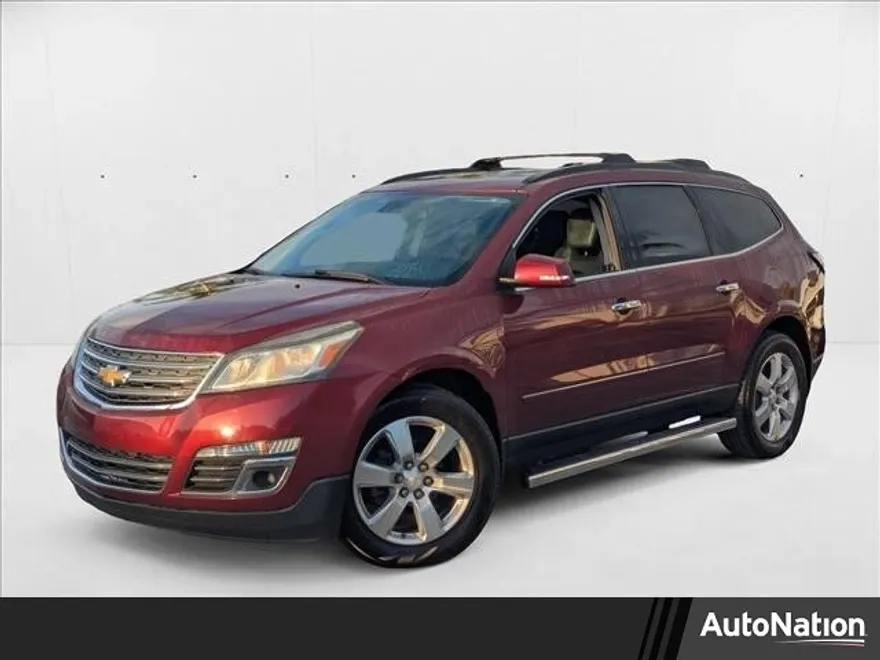 2017 Chevrolet Traverse Premier photo 1