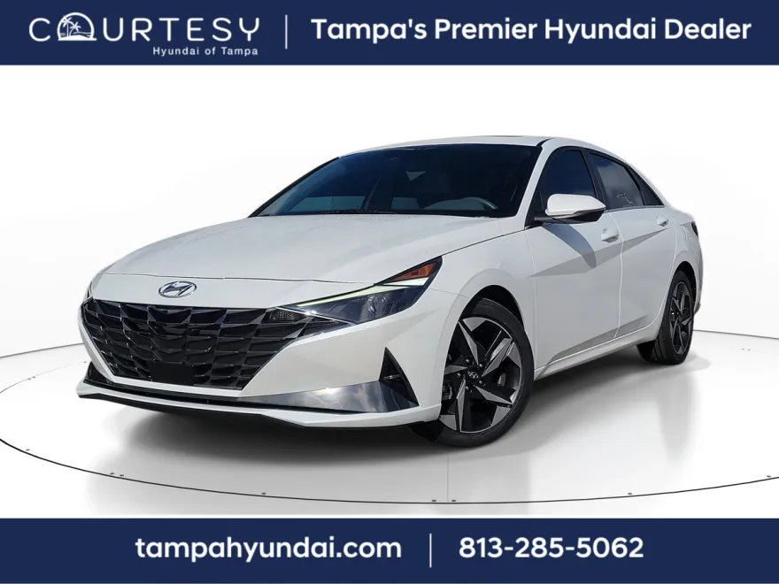 2022 Hyundai Elantra SEL photo 1