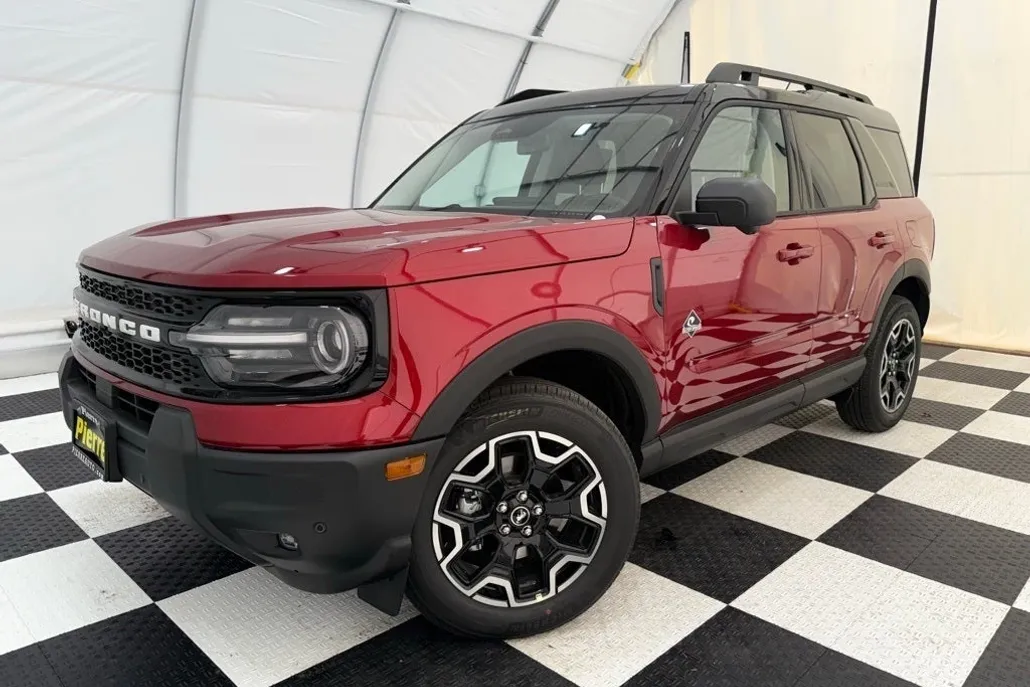 2025 Ford Bronco Sport Outer Banks photo 1