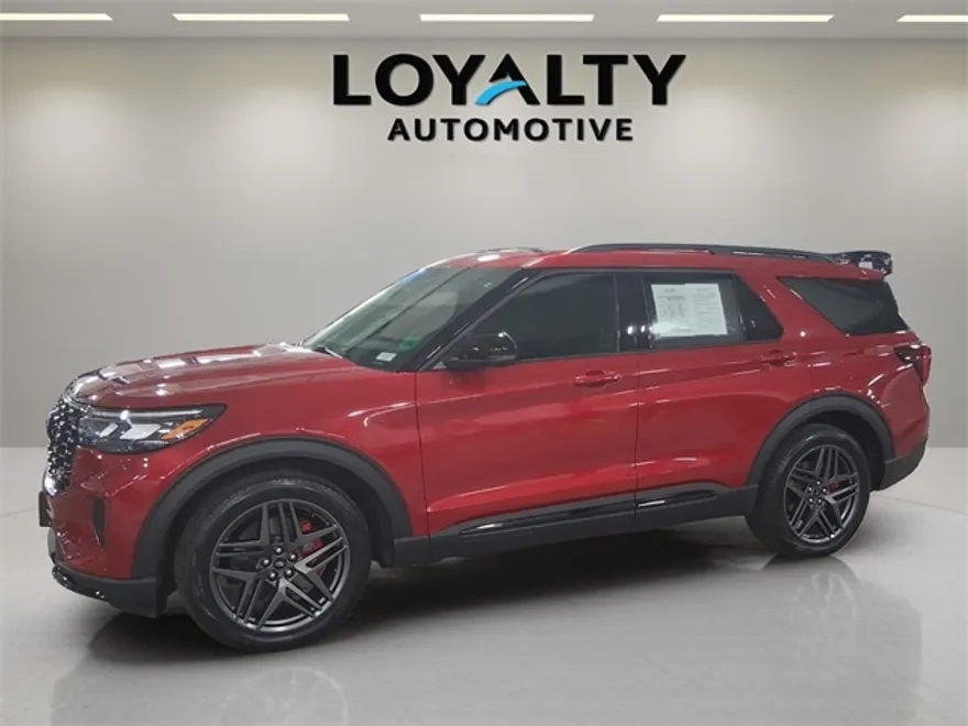 2025 Ford Explorer ST photo 1