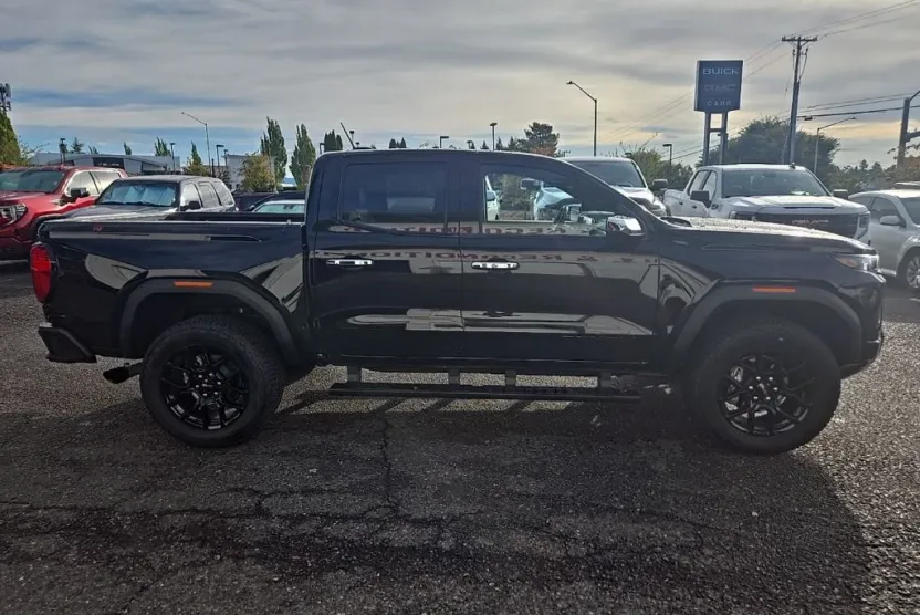 2025 Gmc Canyon Denali photo 1