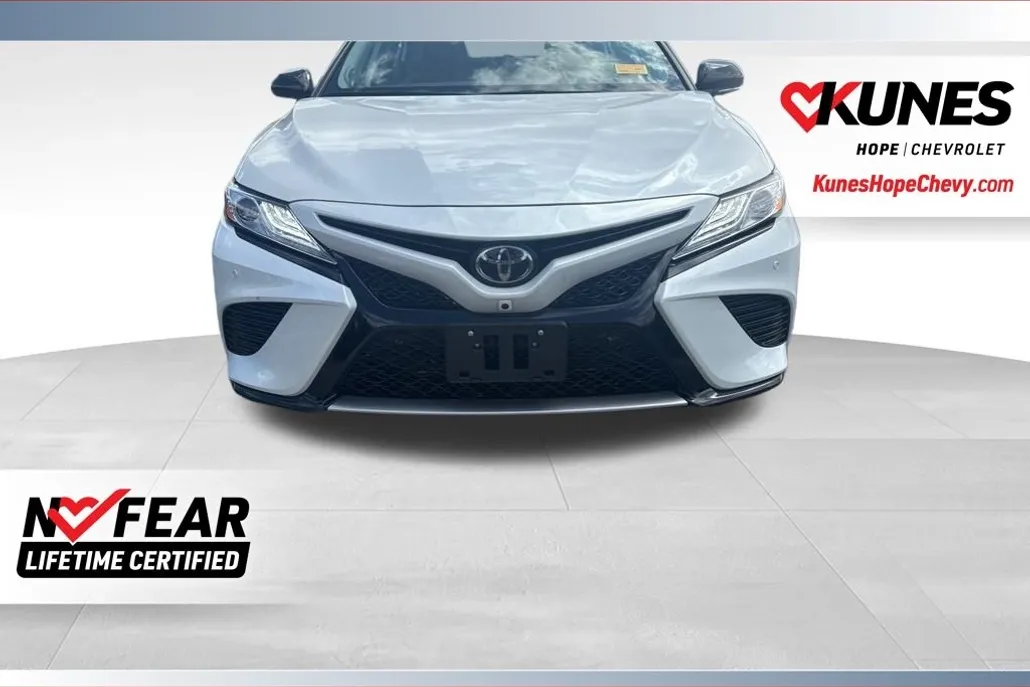 2020 Toyota Camry XSE photo 1