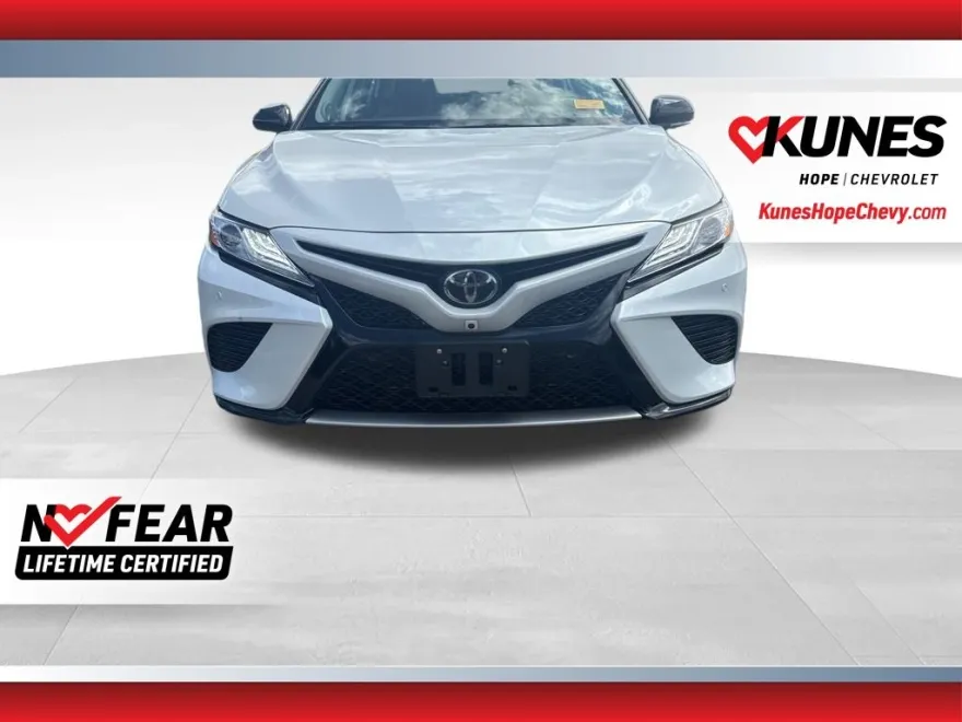 2020 Toyota Camry XSE photo 1