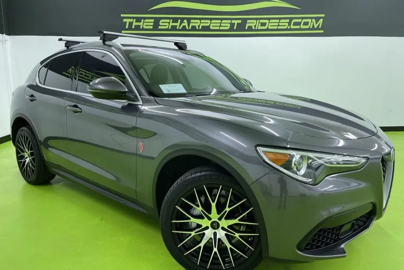 2018 Alfa Romeo Stelvio Q4 photo 1