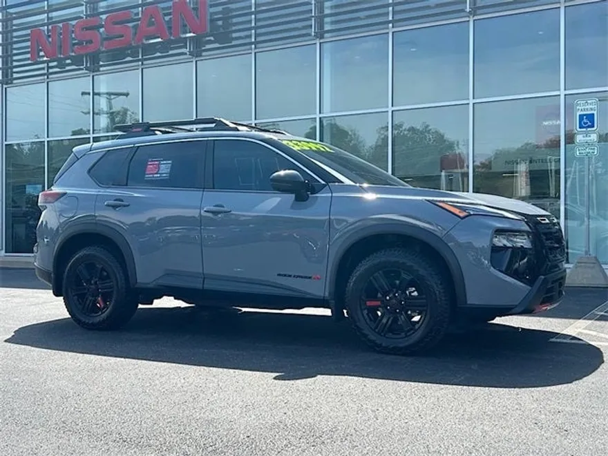 2025 Nissan Rogue photo 1