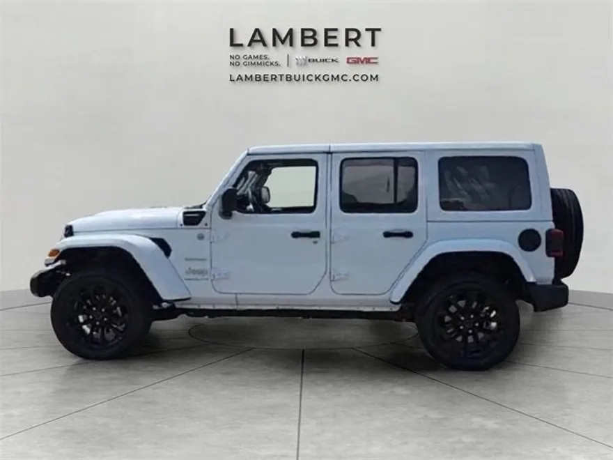 2024 Jeep Wrangler 4xe Sahara photo 1