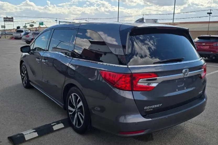 2018 Honda Odyssey Elite photo 1