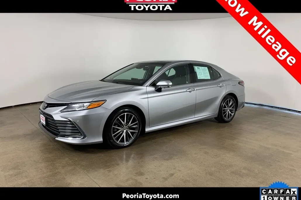 2024 Toyota Camry XLE photo 1