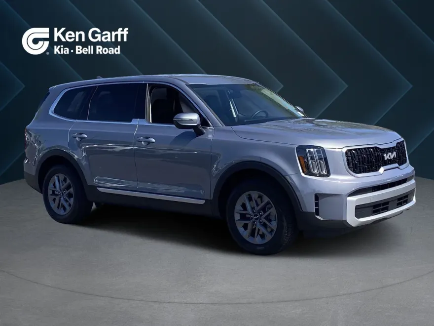 2025 Kia Telluride LX photo 1
