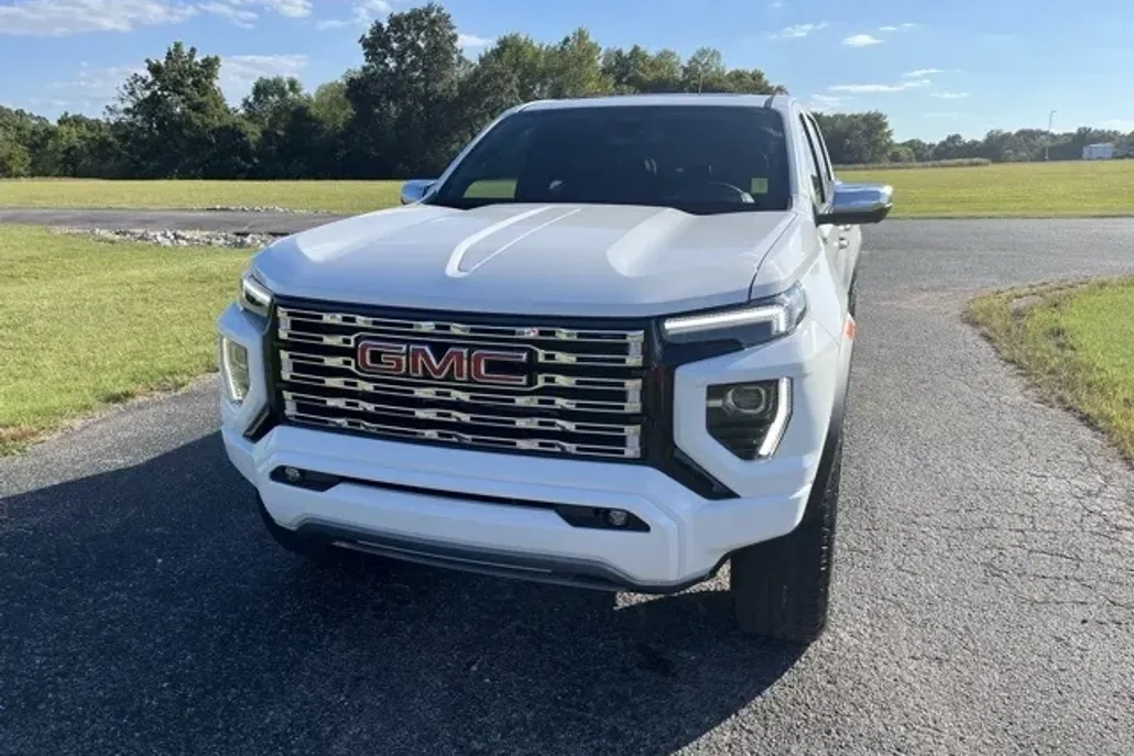 2026 Gmc Canyon Denali photo 1