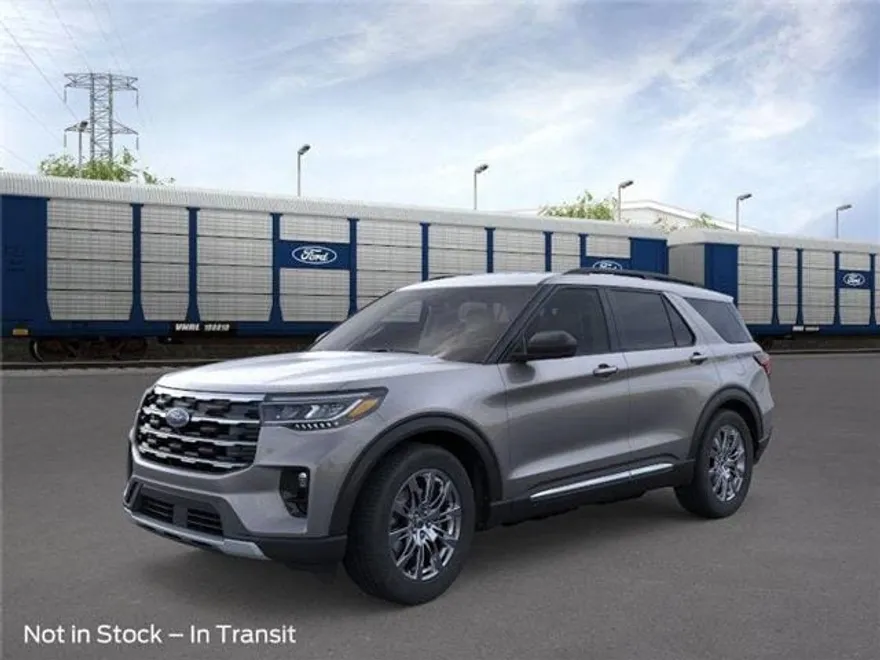 2025 Ford Explorer photo 1
