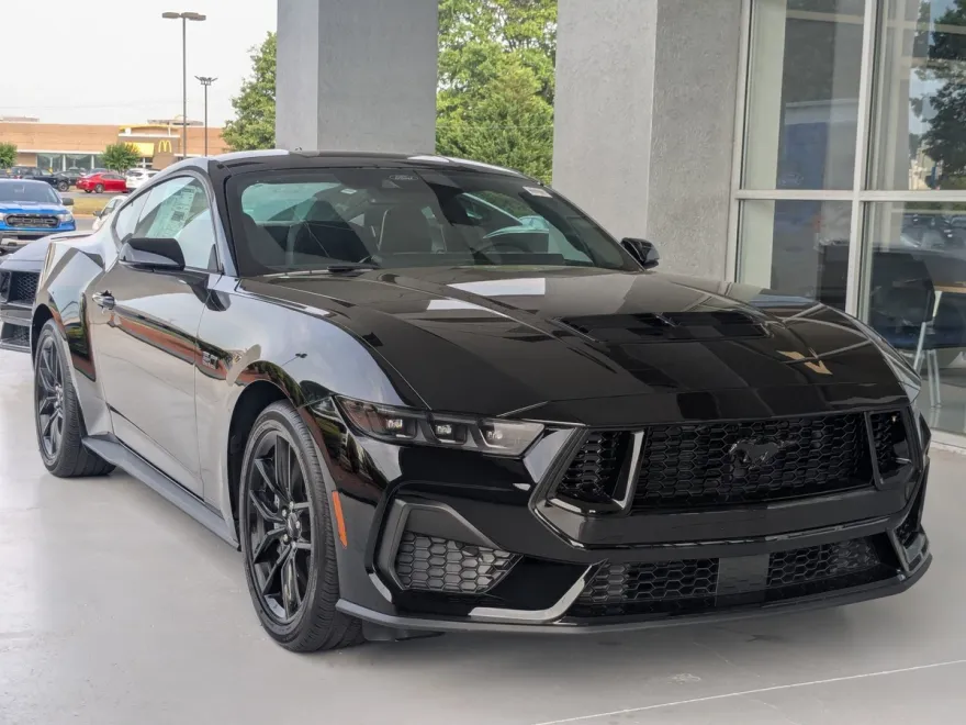 2025 Ford Mustang GT Premium photo 1