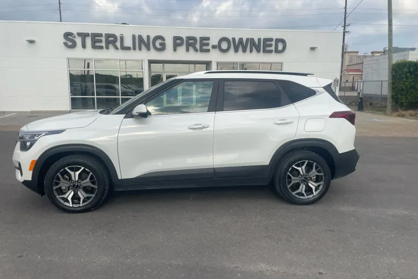 2022 Kia Seltos EX photo 1