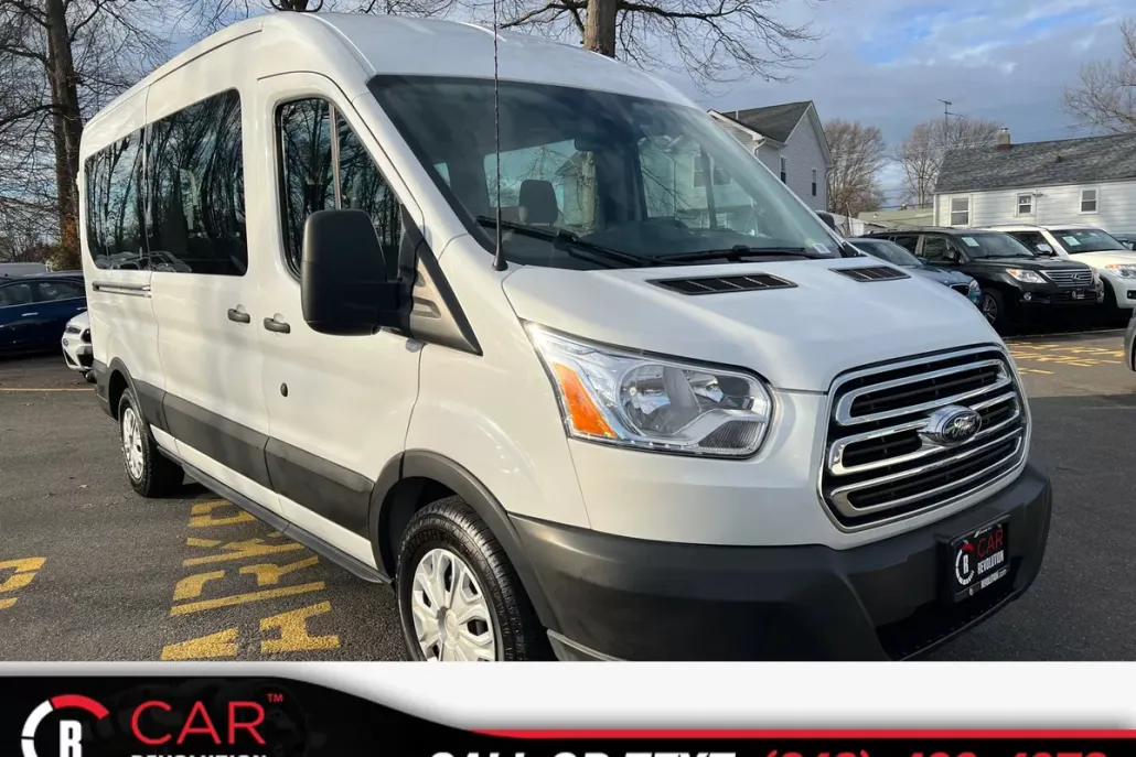 2019 Ford Transit Passenger XLT photo 1