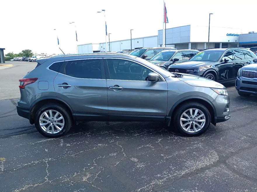 2021 Nissan Rogue Sport SV photo 1