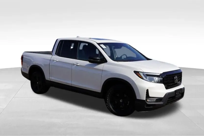 2023 Honda Ridgeline Black Edition photo 1