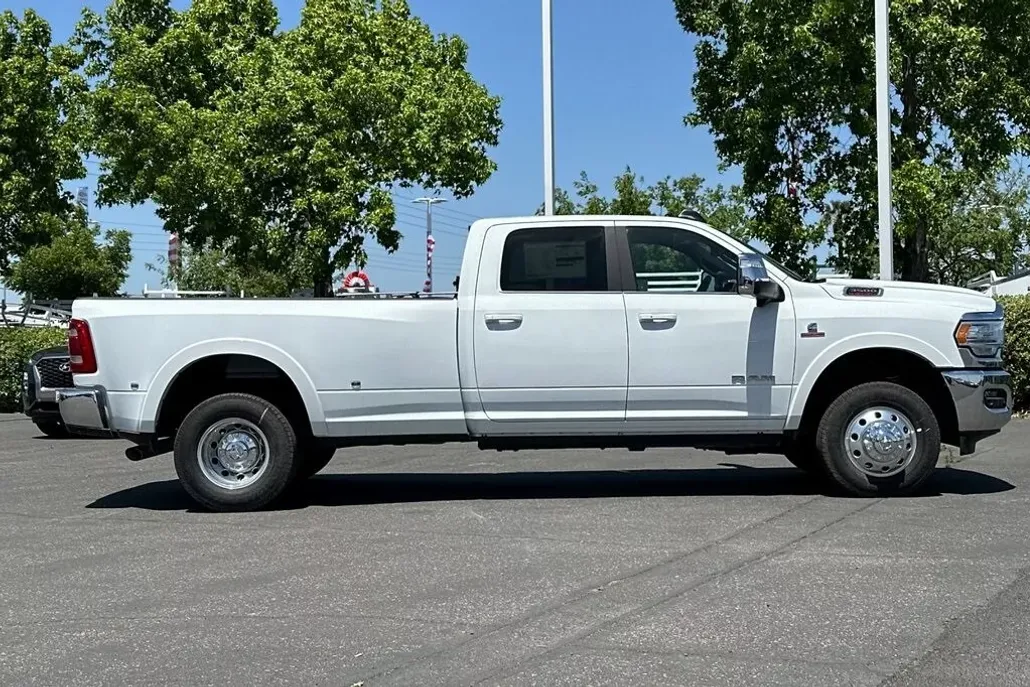 2024 Ram 3500 Tradesman photo 1