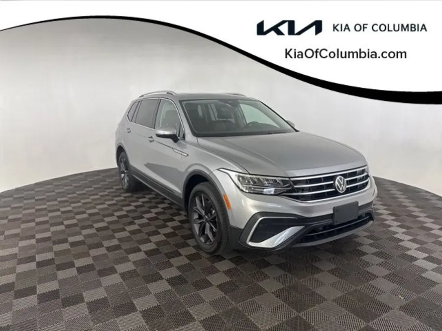 2022 Volkswagen Tiguan SE photo 1