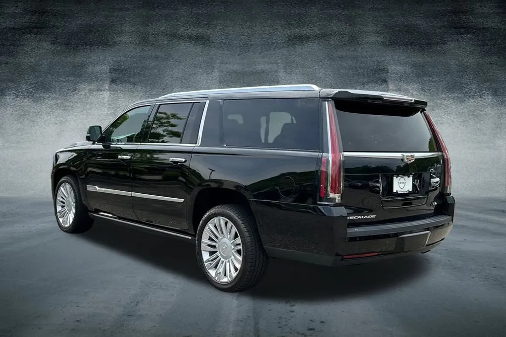 2019 Cadillac Escalade ESV Platinum photo 1