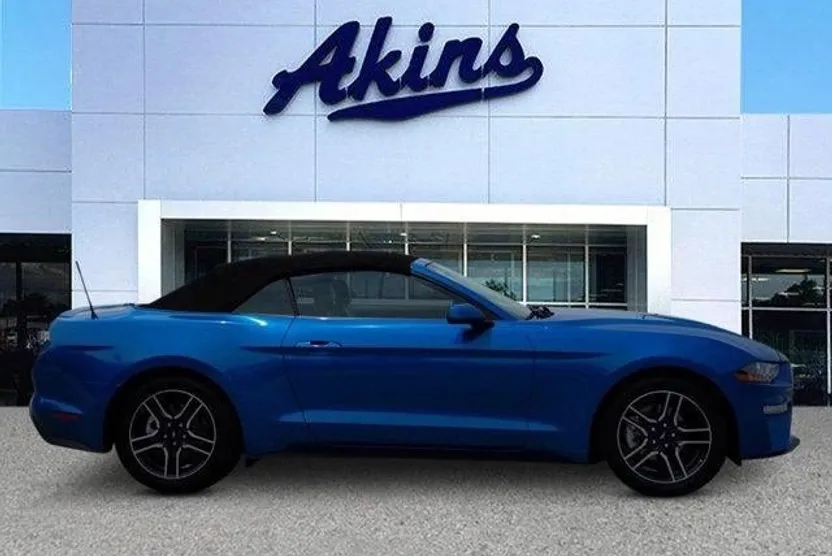 2020 Ford Mustang EcoBoost Premium photo 1
