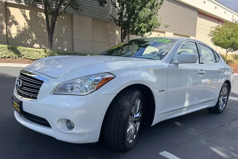2012 Infiniti M35h photo 1