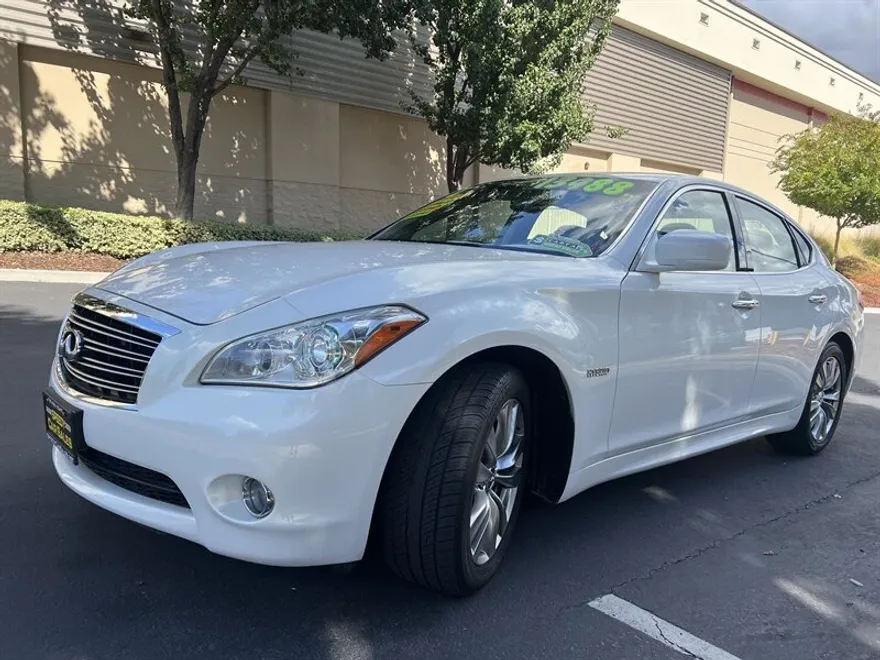 2012 Infiniti M35h photo 1