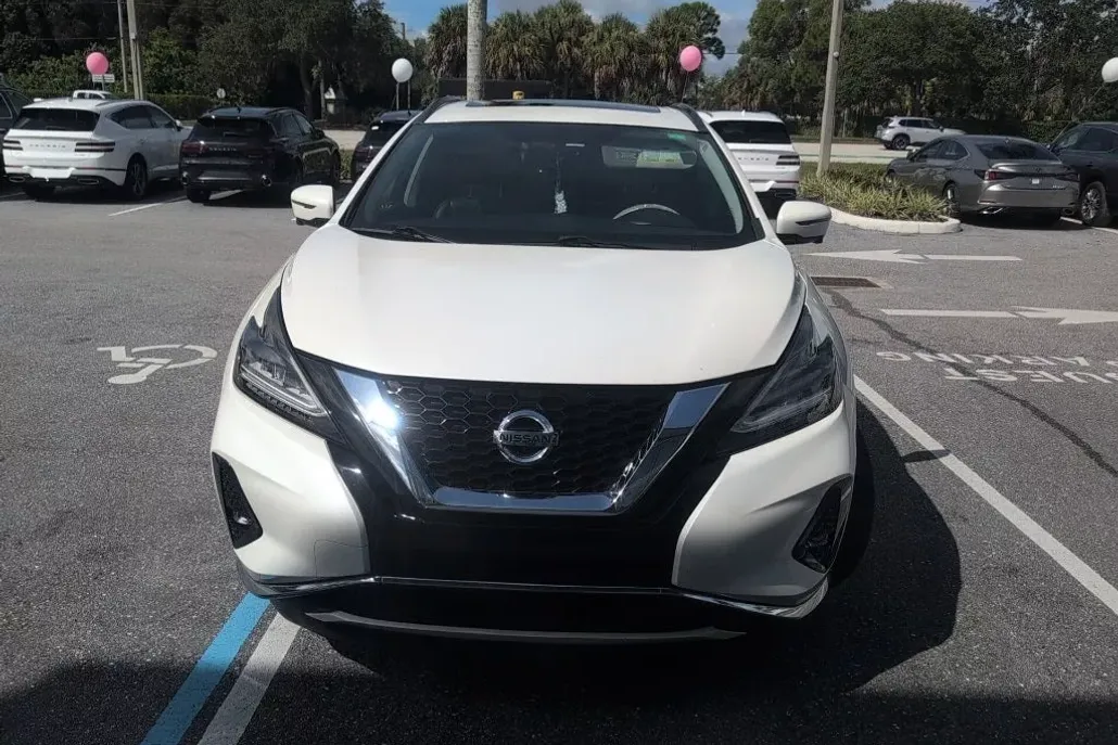 2019 Nissan Murano SV photo 1