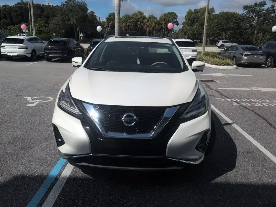 2019 Nissan Murano SV photo 1